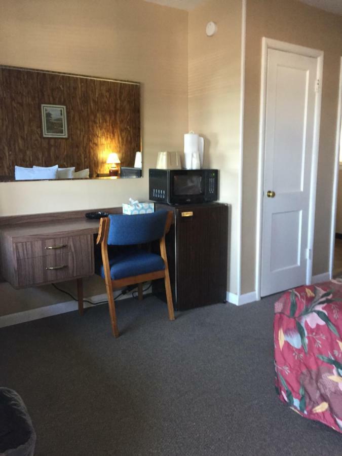 Jack Pine Motel Riverton Extérieur photo