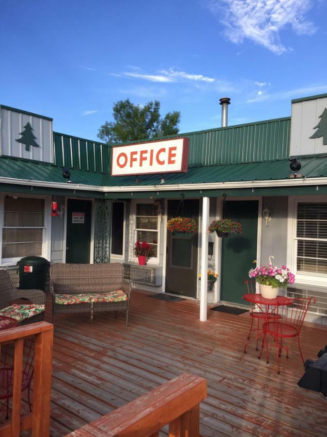 Jack Pine Motel Riverton Extérieur photo
