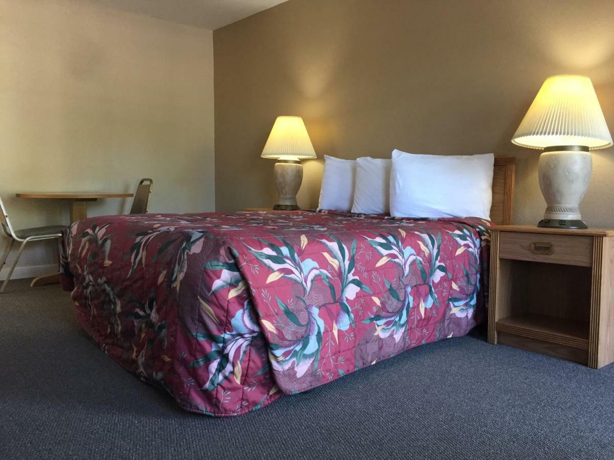 Jack Pine Motel Riverton Extérieur photo